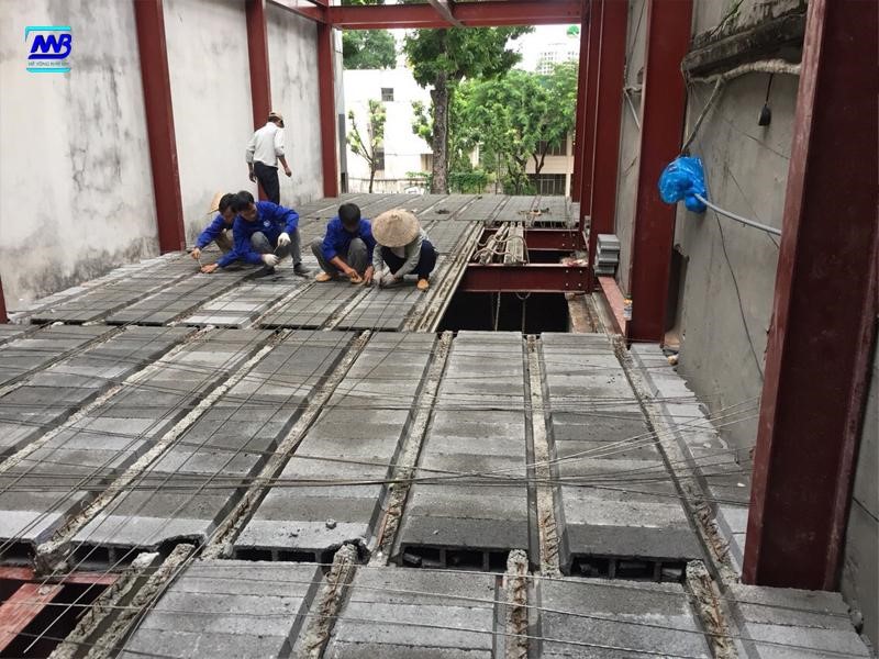 Xử lý mối nối tấm panel chống nứt